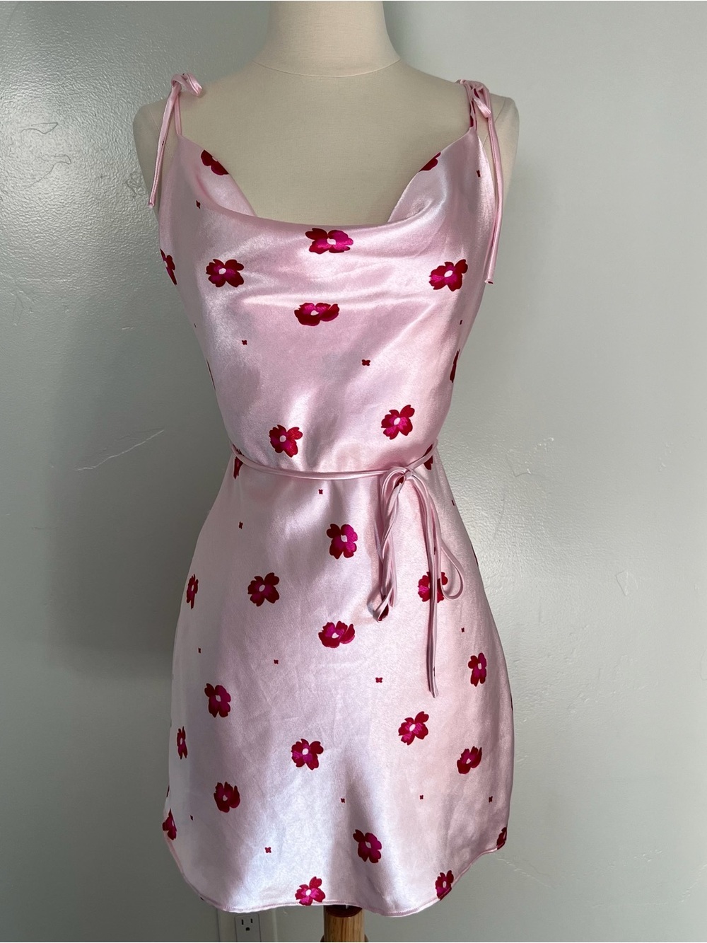 White Fox Boutique Pink Floral Satin Tie Strap Cowl Neck Mini Dress Size XS